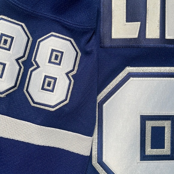 Eric Lindros Toronto Maple Leafs Jersey - Picture 2 of 6